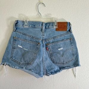 Cheeky Levi’s High Rise Shorts